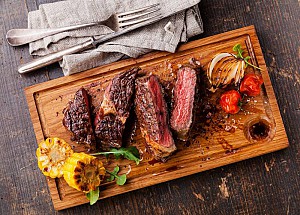 Thần thái không quan trọng, quan trọng là bạn đã biết 7 mức độ chín khác nhau khi thưởng thức beef steak